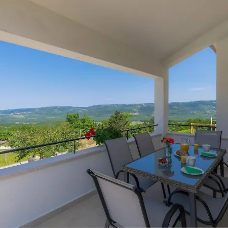 Nyaraló Montebello By Interhome Motovun